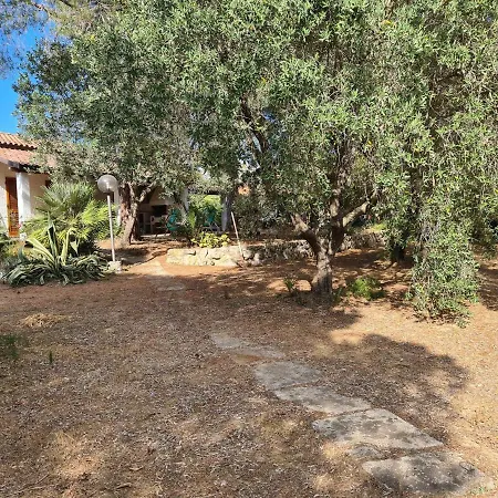 Holiday home Charming House In + Garden Lacona