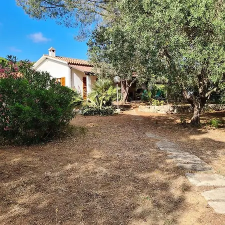Charming House In + Garden Holiday home