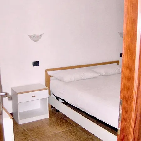 Charming House In + Garden Lacona