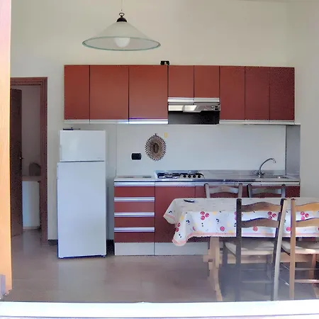 Charming House In + Garden Holiday home Lacona